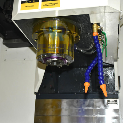 Trung tâm máy phay đứng CNC chính xác 4axis Vmc855 8000r / phút