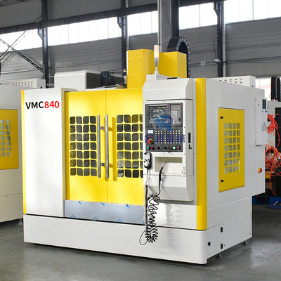 Trung tâm phay CNC nhỏ BT40 có độ chính xác cao Máy gia công đứng VMC840