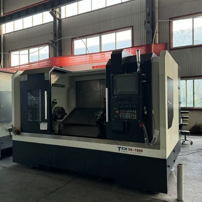 12 trạm máy quay kim loại máy tính 62mm Spindle Bore Dia 700mm Z Axis Travel 560mm Max Swing Over Bed Dia